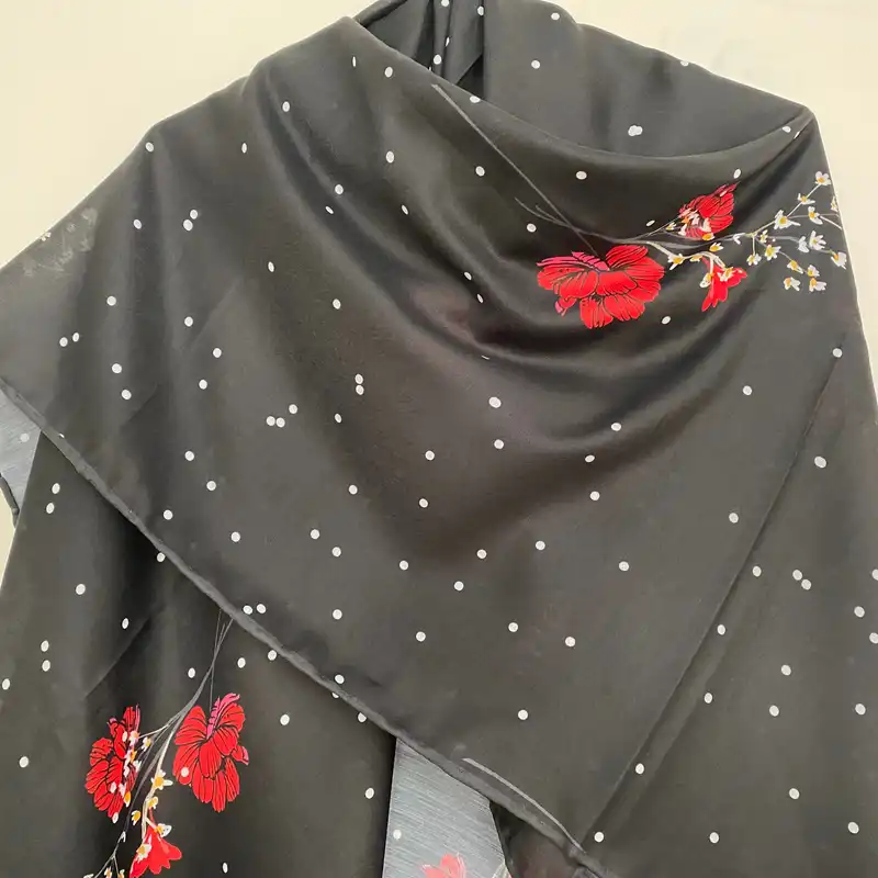 روسری زنانه مدل نخی چهار فصل کد 9017