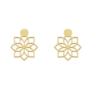 گوشواره طلا 18 عیار زنانه مدوپد مدل گل کد GA1-10215