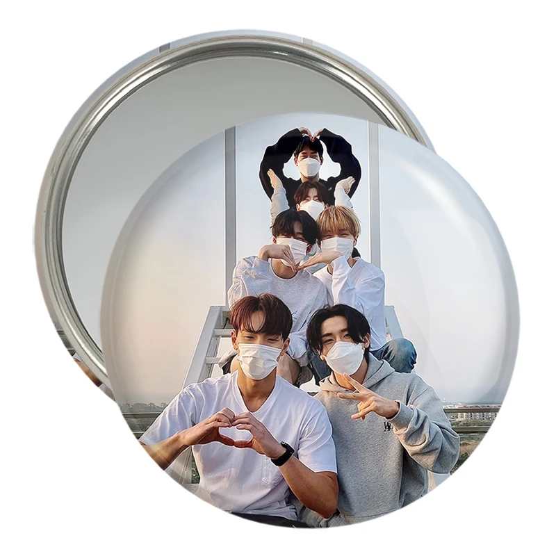 آینه جیبی خندالو مدل گروه مانستا اکس Monsta X  کد 21204