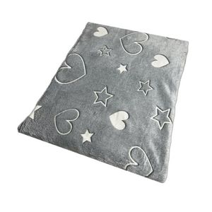 نقد و بررسی پتو مسافرتی مدل شبنما قلب و ستاره سایز 145x180 سانتی متر توسط خریداران