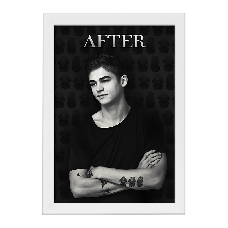 تابلو خندالو مدل هرو فاینز تیفین (Hero Fiennes Tiffin) کد F10254