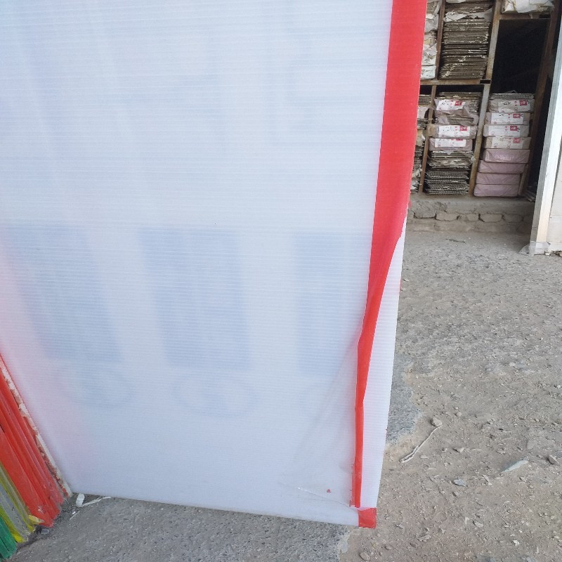 پلی کربنات مدل 4MIL طول 6 متر پلی کربنات مدل 4MIL طول 6 متر