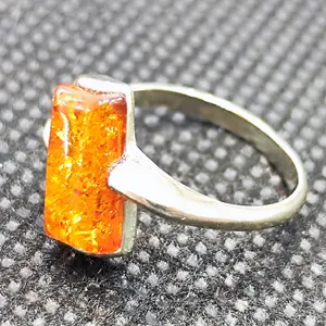 انگشتر نقره زنانه مدل سنگ کهربا لهستانی کد 233