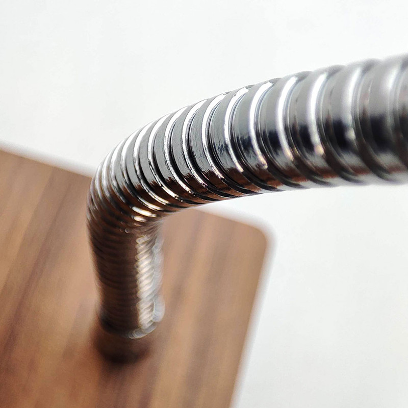 چراغ مطالعه رومیزی مدل KM80 طرح جامدادی