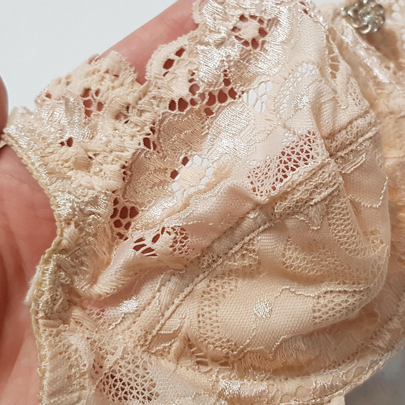 سوتین زنانه لین مدل فنردار کد 4680-415 رنگ کرم