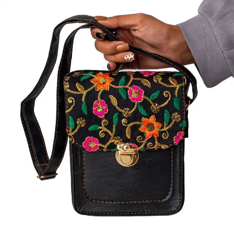 کیف رودوشی زنانه مدل مالمو سوزن دوزی قفل دار K1