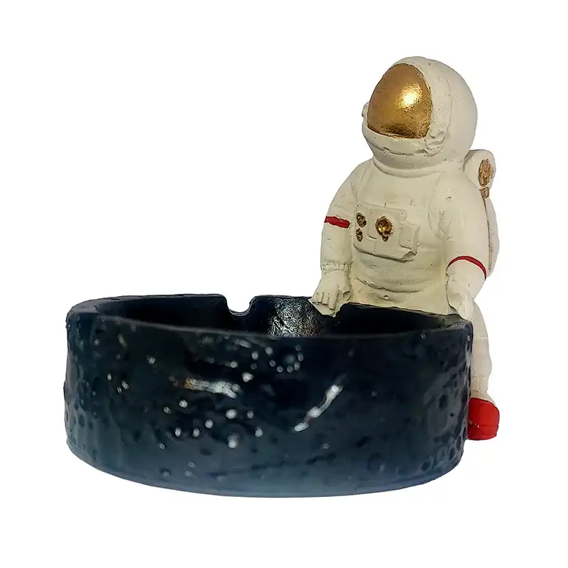 زیرسیگاری مدل فضانورد