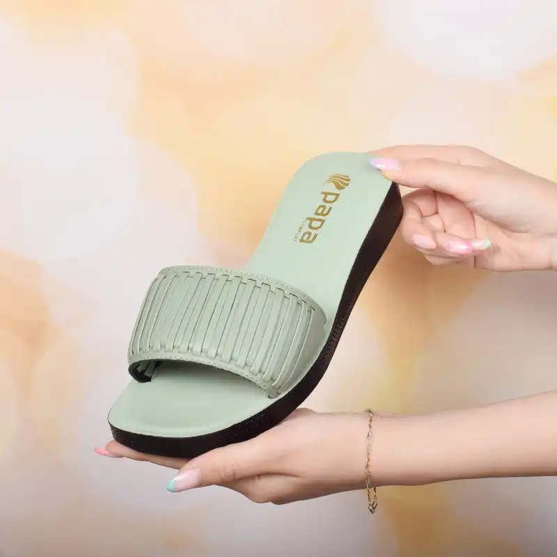 دمپایی زنانه پاپا مدل GRN.2784