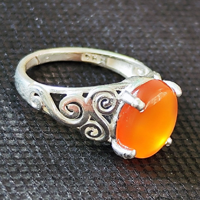 انگشتر نقره زنانه مدل عقیق یمانی کد 33