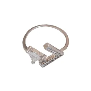 انگشتر زنانه مدل مثلث نگینی