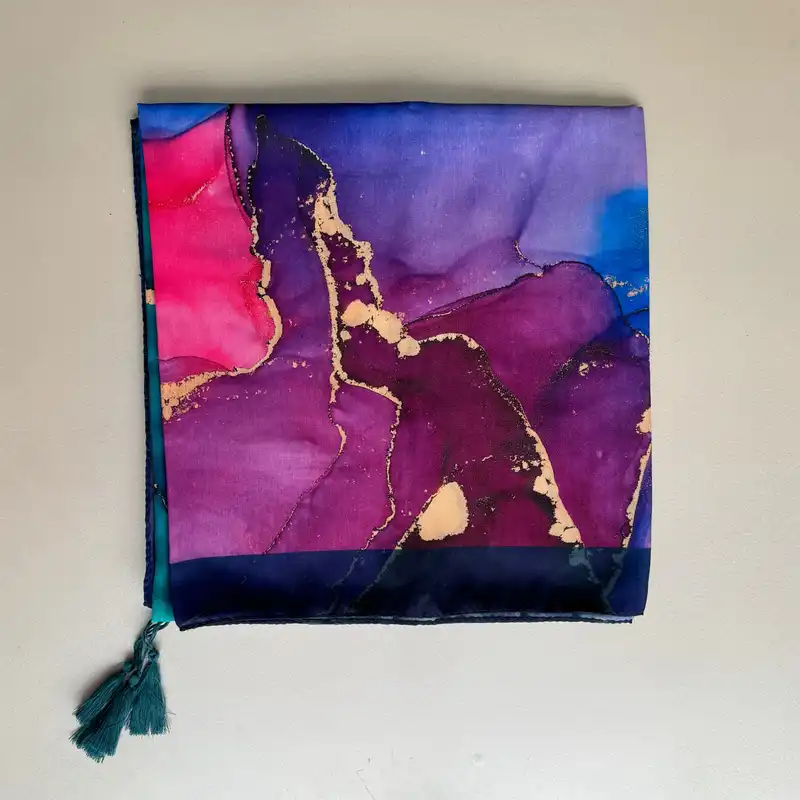 روسری زنانه مدل رزین آبرنگی طلاکوب چهار فصل منگوله دار قواره 140 کد 2