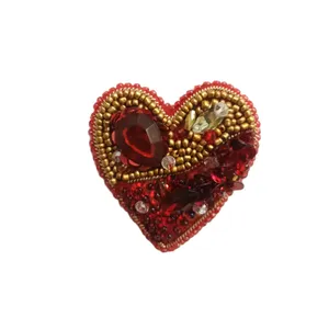 گل سینه زنانه مدل قلب