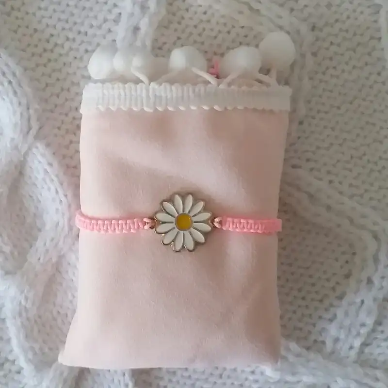 دستبند دخترانه مدل گل بابونه NA120