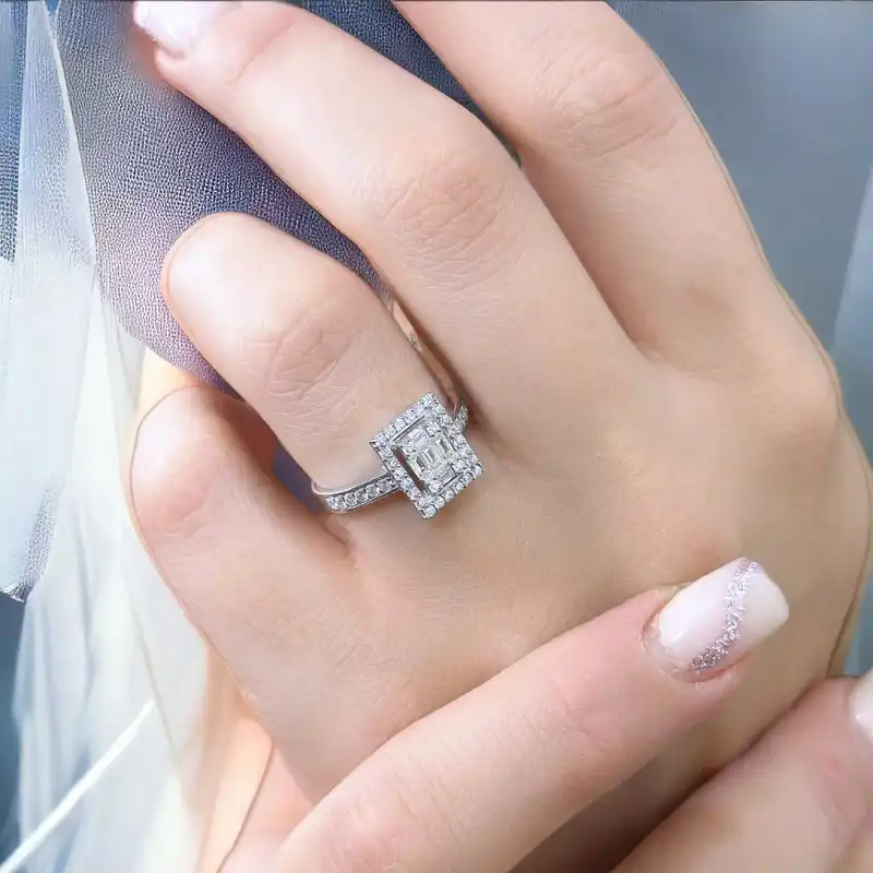 انگشتر نقره زنانه مدل امرالدکات 0205