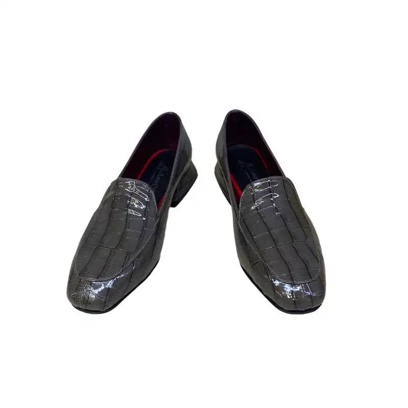 کفش زنانه مدل اردکی ورنی رنگ طوسی