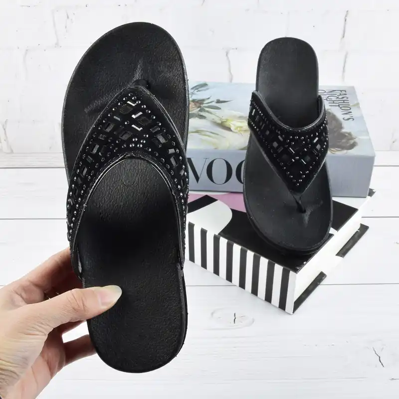 دمپایی لاانگشتی زنانه نیکتا مدل نگین دار BK.2862