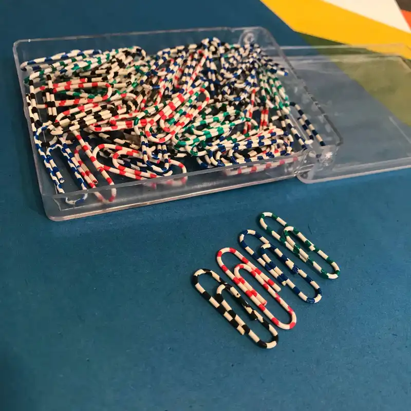 گیره کاغذ مدل دی وای چهار رنگ بسته 80 عددی