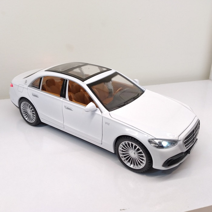 ماشین بازی مدل بنز طرح s600