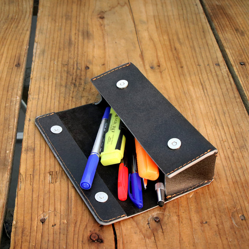 جامدادی چرم بارثاوا مدل 1853