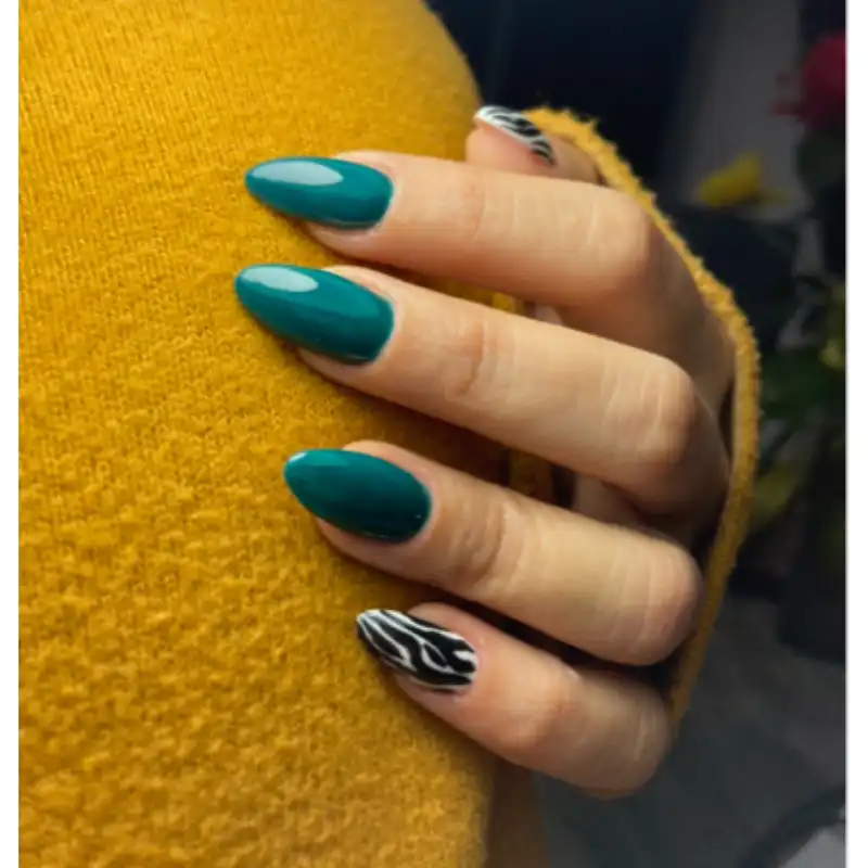 لاک ژل کلانا کد 073