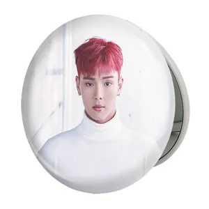 آینه جیبی خندالو طرح شونو گروه مانستا اکس MONSTA X مدل تاشو کد 12270 