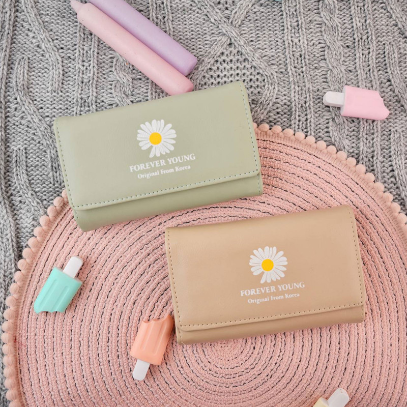 کیف پول زنانه مدل گل بابونه کد KZD205-260