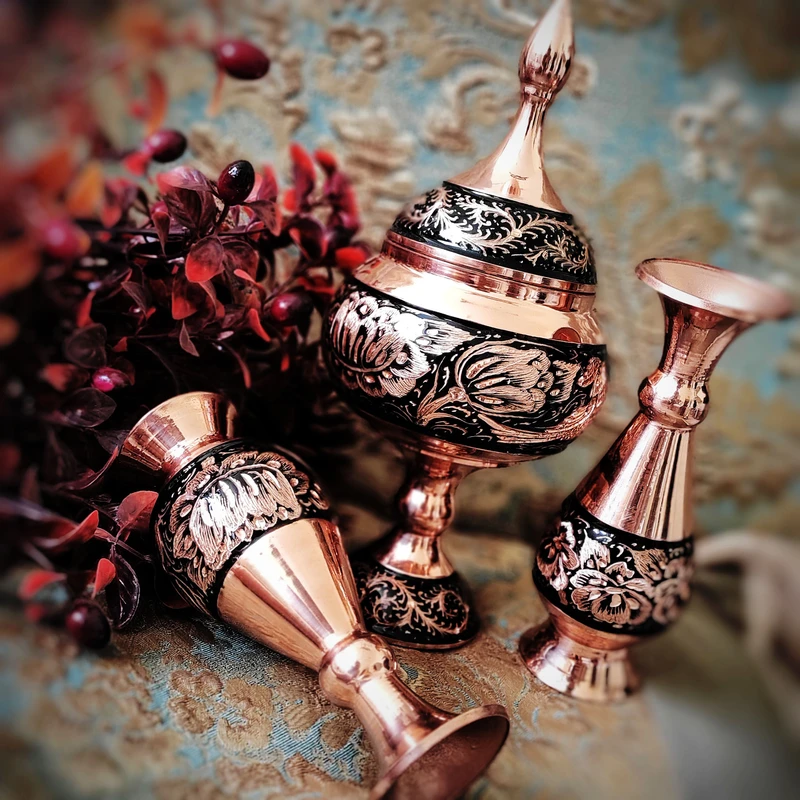 عکس شماره 5 : شکلات خوری مسی مدل الماس تراش کد 24