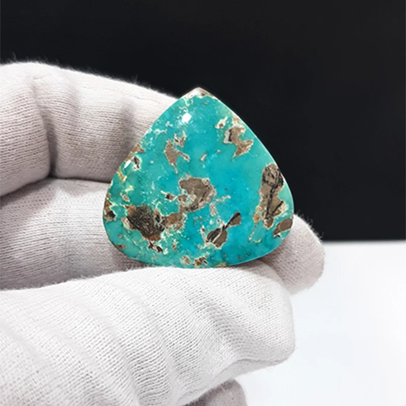 عکس شماره 2 : سنگ زینتی فیروزه نیشابوری معدنی کد 250111