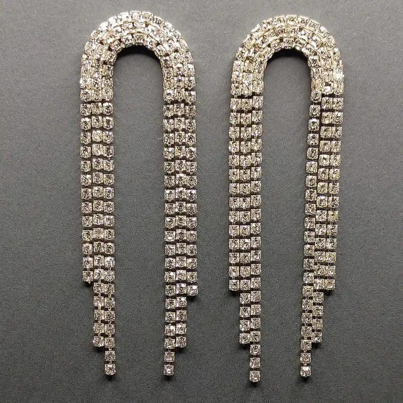 گوشواره زنانه مدل آویز مجلسی کد SH02