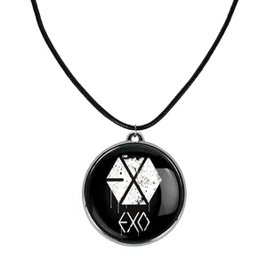 گردنبند خندالو مدل گروه موسیقی اکسو EXO کد 25302535