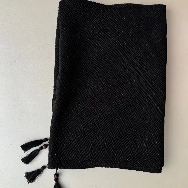 شال زنانه مدل ساده پلیسه کشی ریز لمه دار شاینی