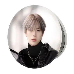آینه جیبی خندالو طرح مینهیوک گروه مانستا اکس MONSTA X مدل تاشو کد 12274 