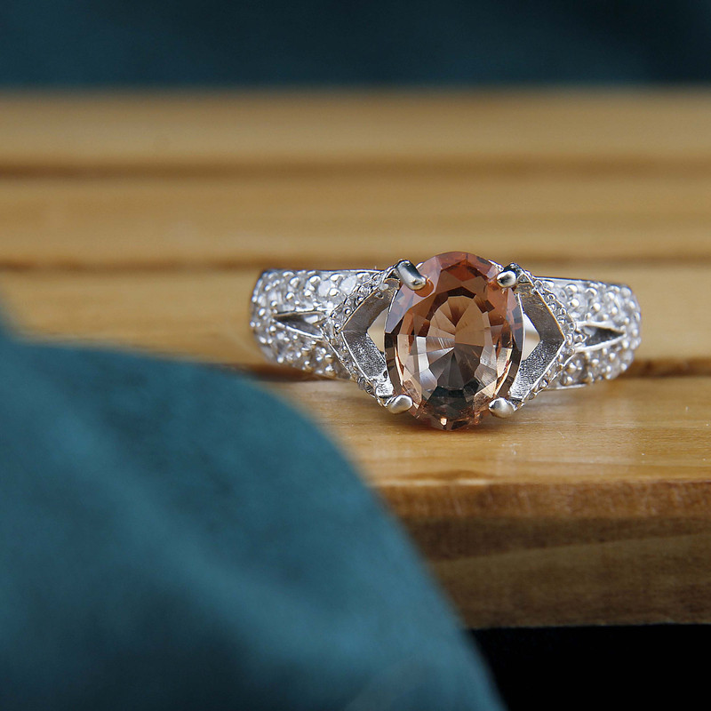 انگشتر نقره زنانه بازرگانی میلادی مدل سنگ الکساندریت نگین برلیان بدون ریزش آبکاری رادیوم کد AWR_1558 انگشتر نقره زنانه بازرگانی میلادی مدل سنگ الکساندریت نگین برلیان بدون ریزش آبکاری رادیوم کد AWR_1558