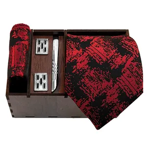 ست کراوات و دستمال جیب و دکمه سردست و گیره کراوات مردانه مدل 702A