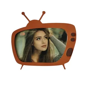 قاب عکس مدل تلویزیونی