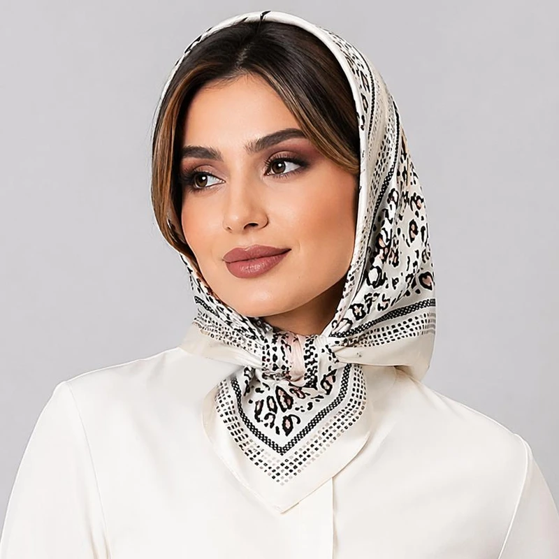 مینی اسکارف ابریشم زنانه مدل سیلک طرح پلنگی ریز با طول و عرض ۷۰*۷۰ سانتی‌متر