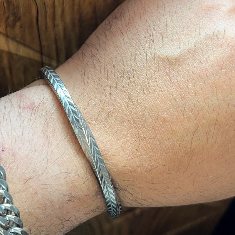 دستبند مردانه مدل پیچ دار