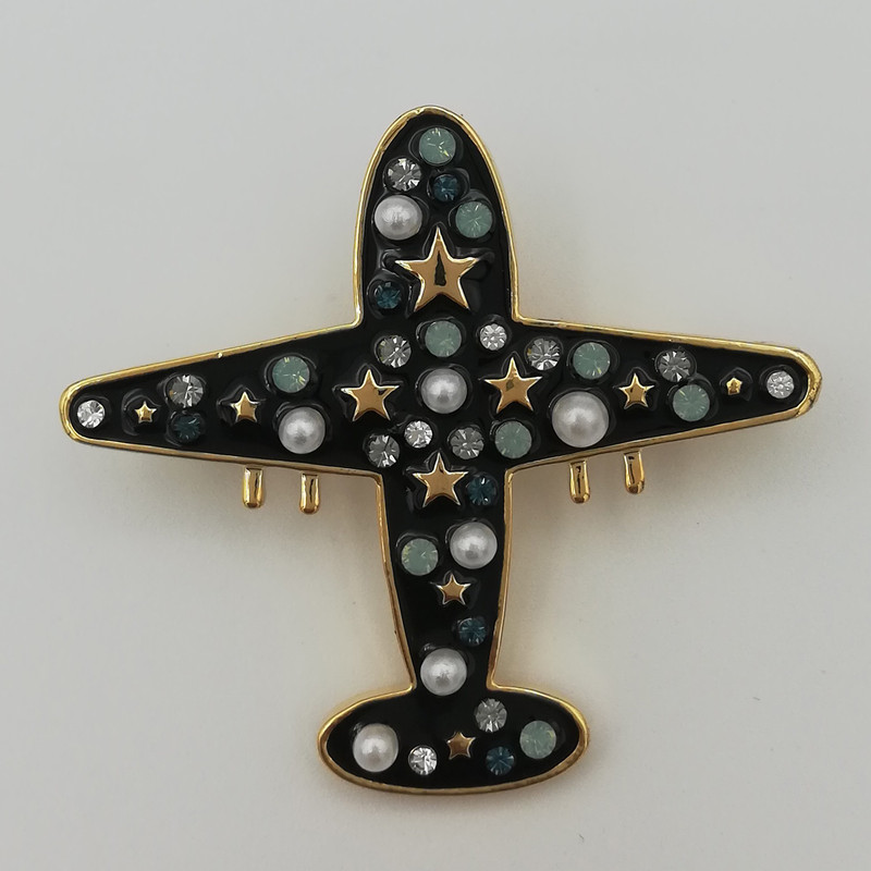 گل سینه دخترانه مدل هواپیما