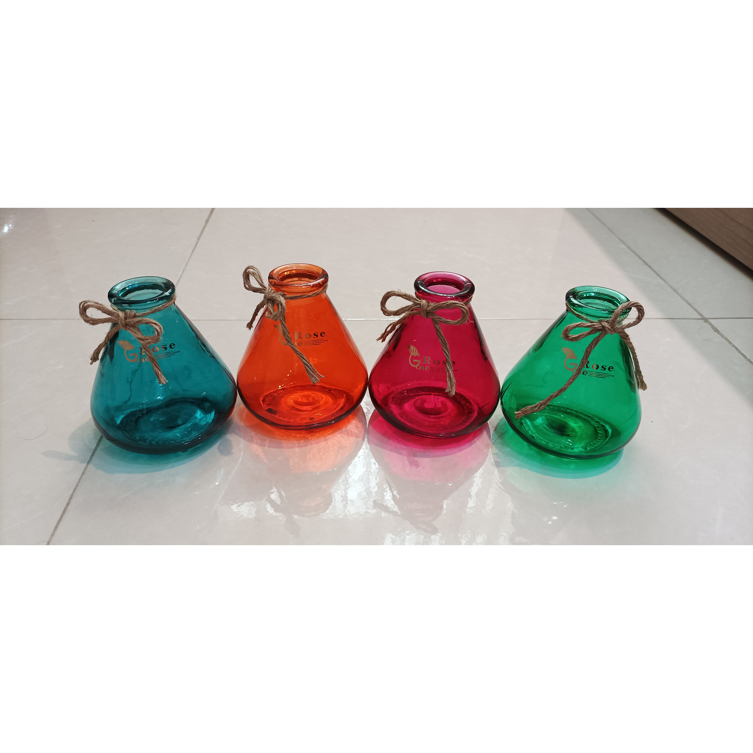 گلدان دکوری مدل شیشه ای سوسن کد 02