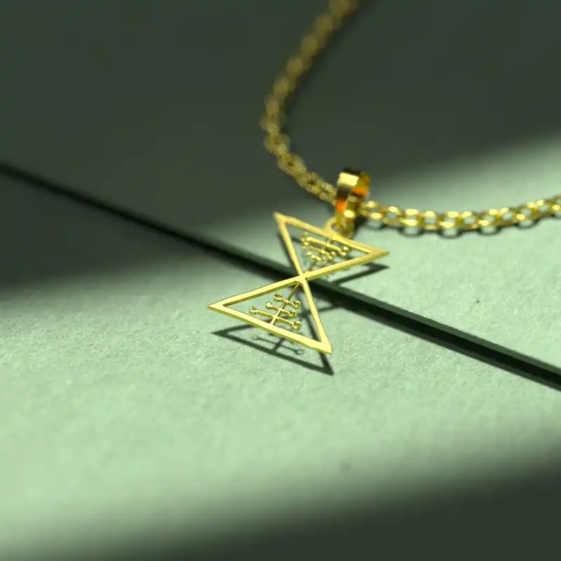 گردنبند طلا 18 عیار زنانه مدوپد مدل هندسی کد D2-1-1171