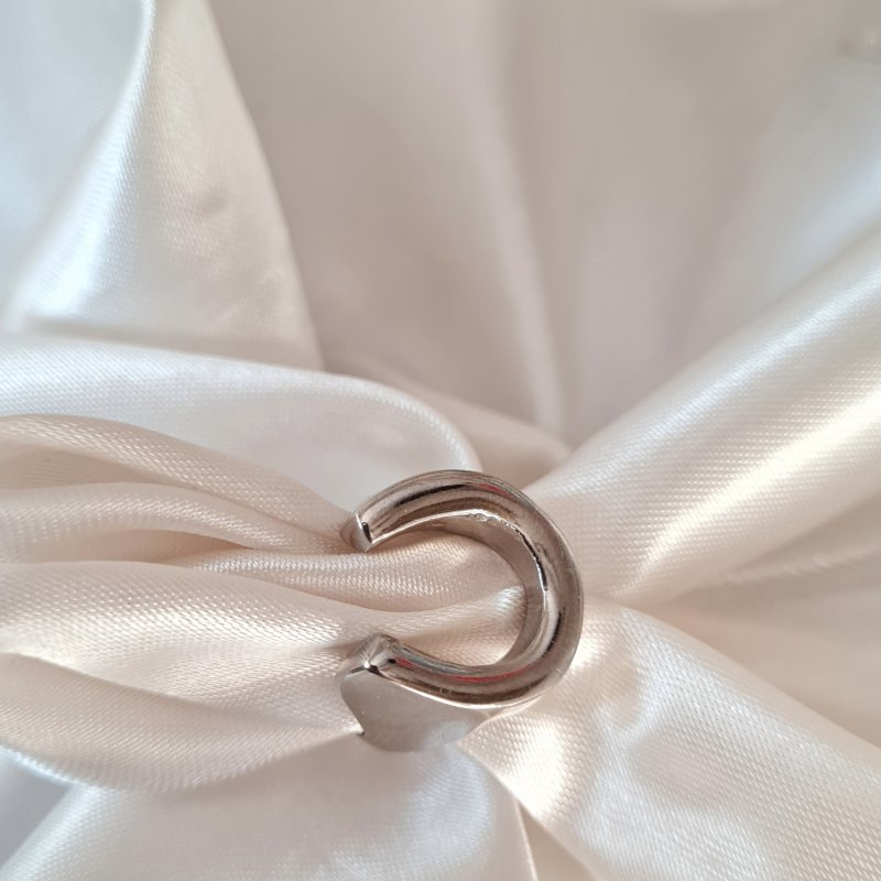 انگشتر گالری عزیزی طرح نعل مدل 15830