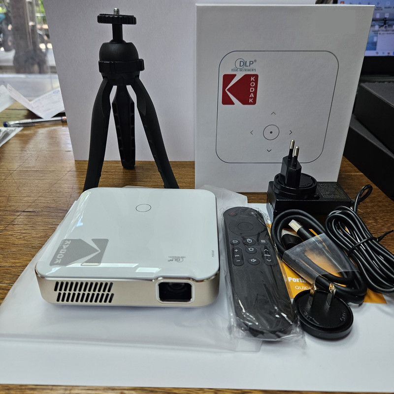 مینی ویدئو پروژکتور کداک مدل LUMA 450