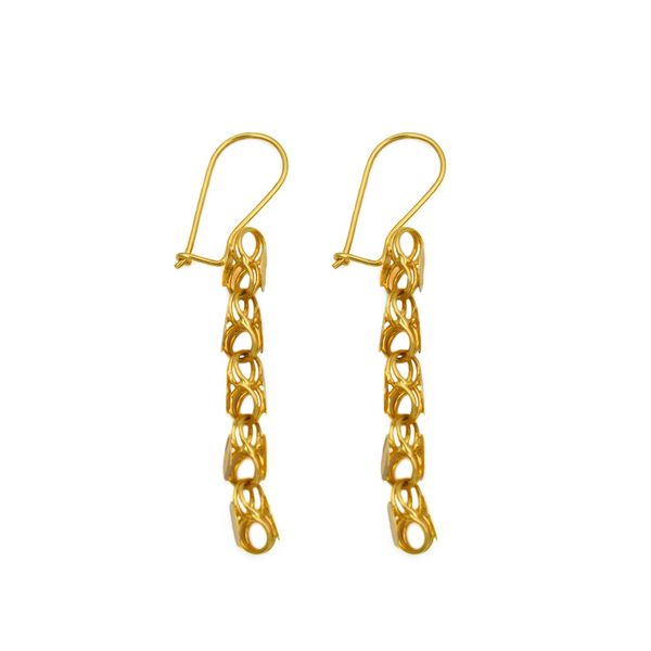گوشواره طلا ۱۸ عیار زنانه مدل آویز بیروتی