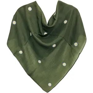 روسری زنانه طرح گل بابونه مدل مینی کد 0361