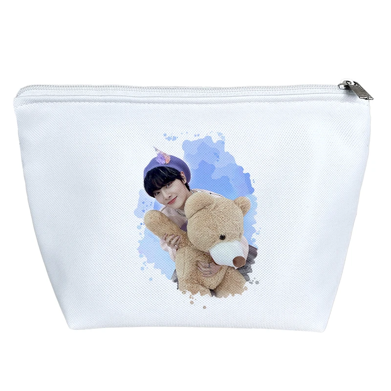 کیف لوازم آرایش دخترانه خندالو مدل آی ان گروه موسیقی استری کیدز Stray Kids کد 1378