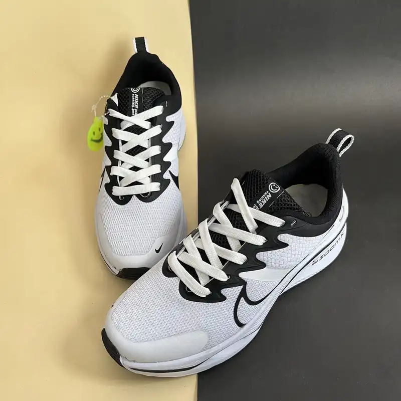 کفش پیاده روی زنانه مدل زوم ایکس 3