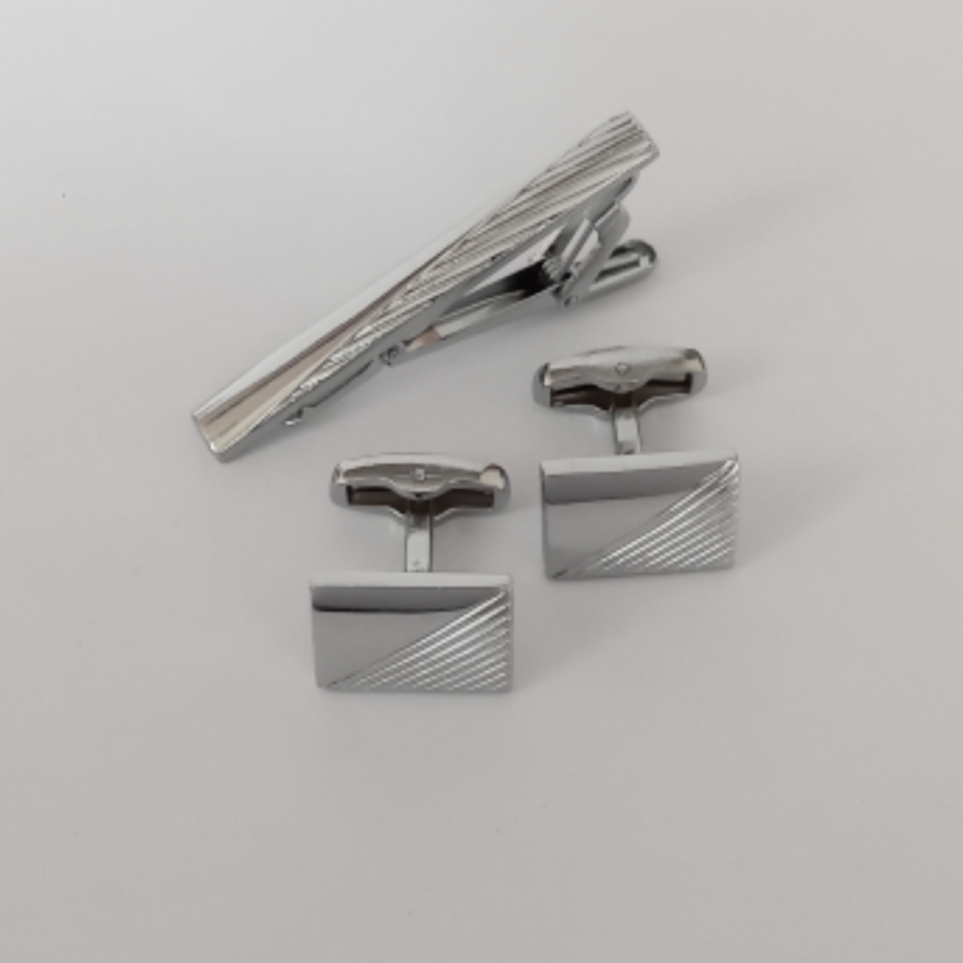 ست دکمه سردست و گیره کراوات مردانه مدل 576