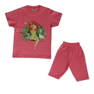 ست تی شرت آستین کوتاه و شلوارک دخترانه مدل دختر و حیوانات 2