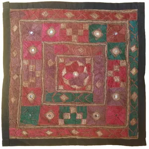 رومیزی سوزن دوزی مدل عسلی کد SOO57