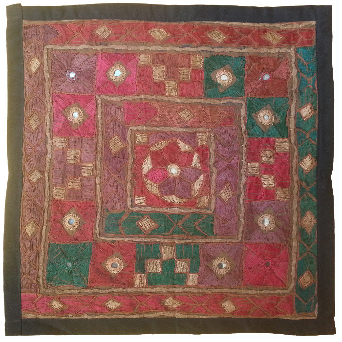 رومیزی سوزن دوزی مدل عسلی کد SOO57